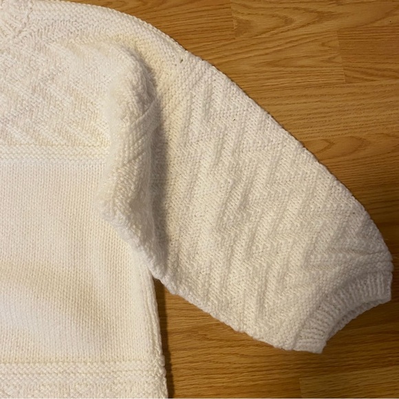 Hand knit white sweater - Picture 4 of 13